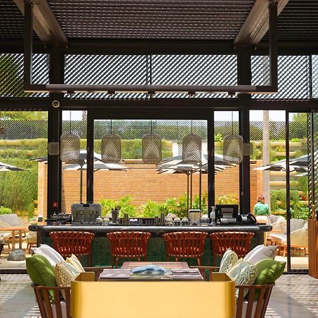 Four Seasons Hotel Casa Blanca Exterior foto The Beach Club